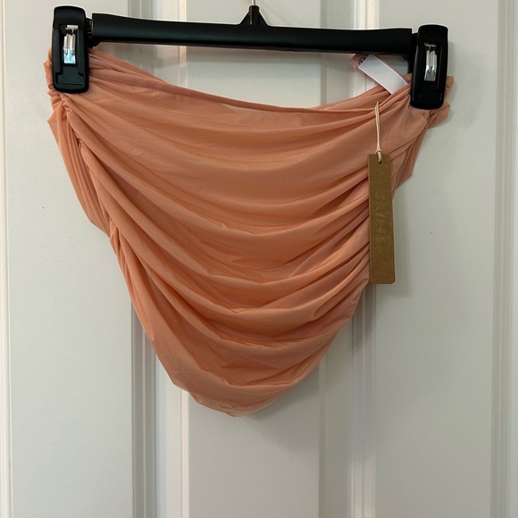 NWT SKIMS Milky Sheer Cropped Tube Top size Small in Desert Clay - Picture 2 of 4